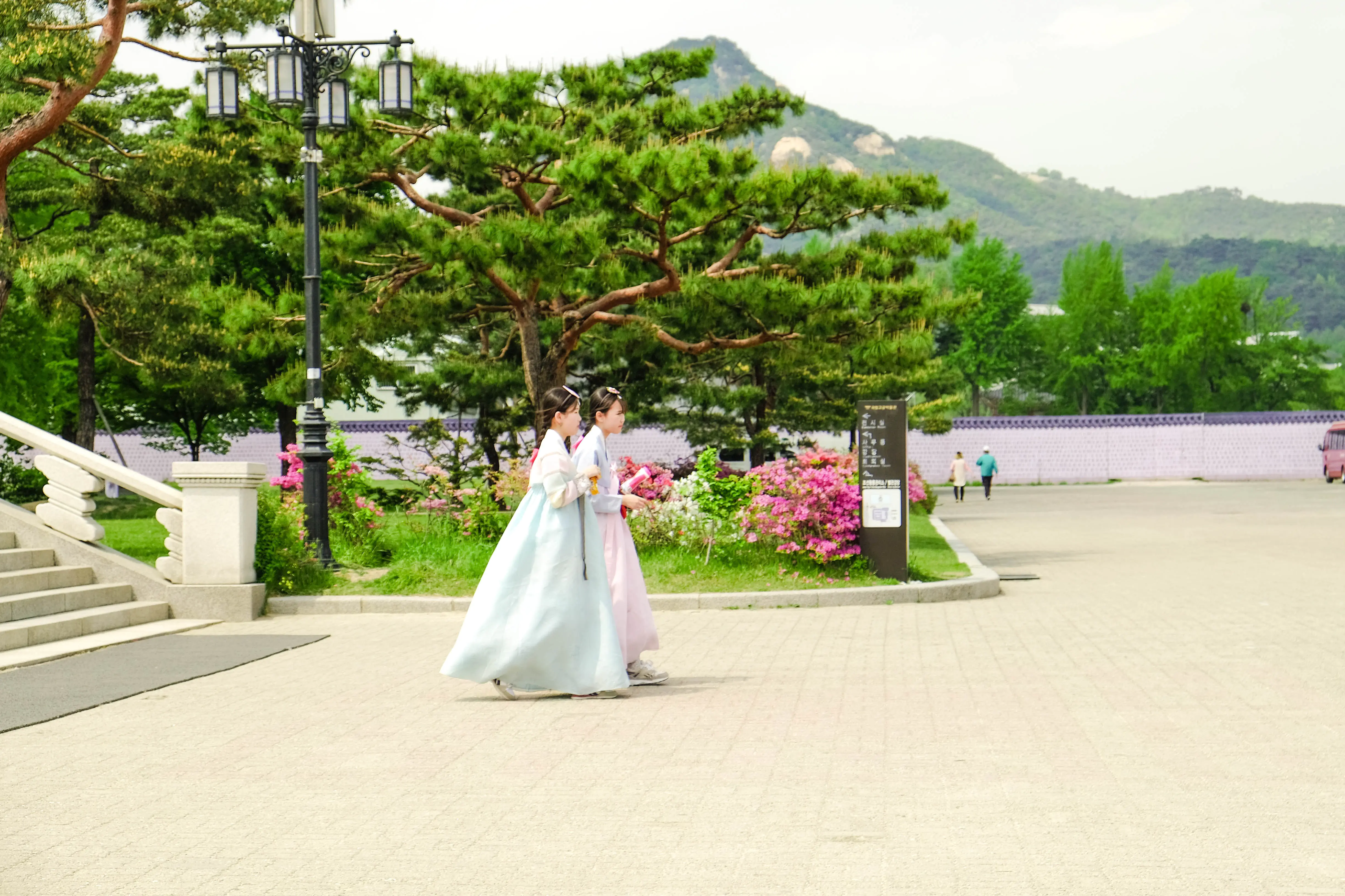 Hanbok in a palace, Seoul, South Korea