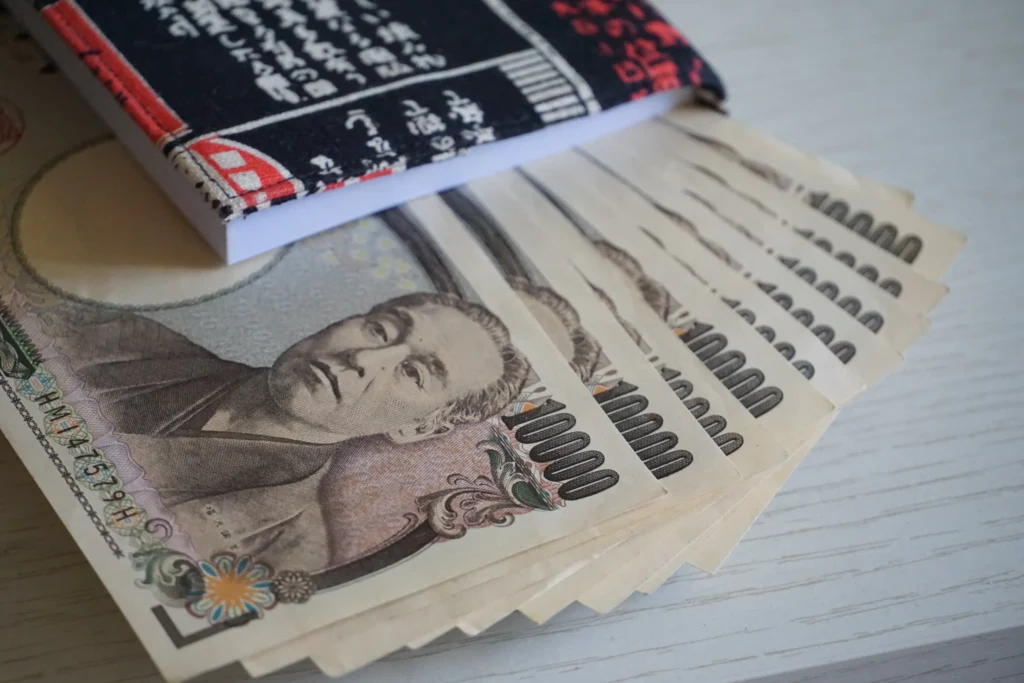 how to pay in japan yen