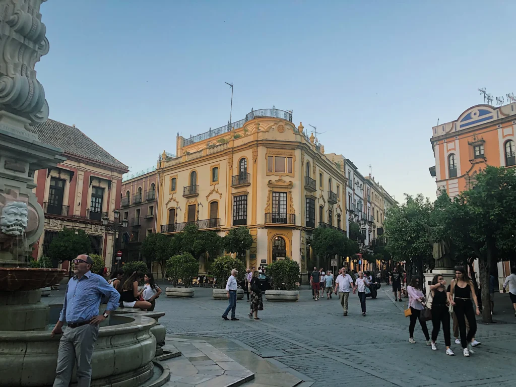 Barrio Santa Cruz, a neighborhood to stay in Seville